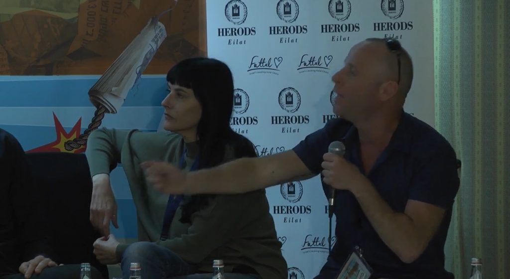 איך העיתונאים מסקרים את המחלוקת על החיסונים